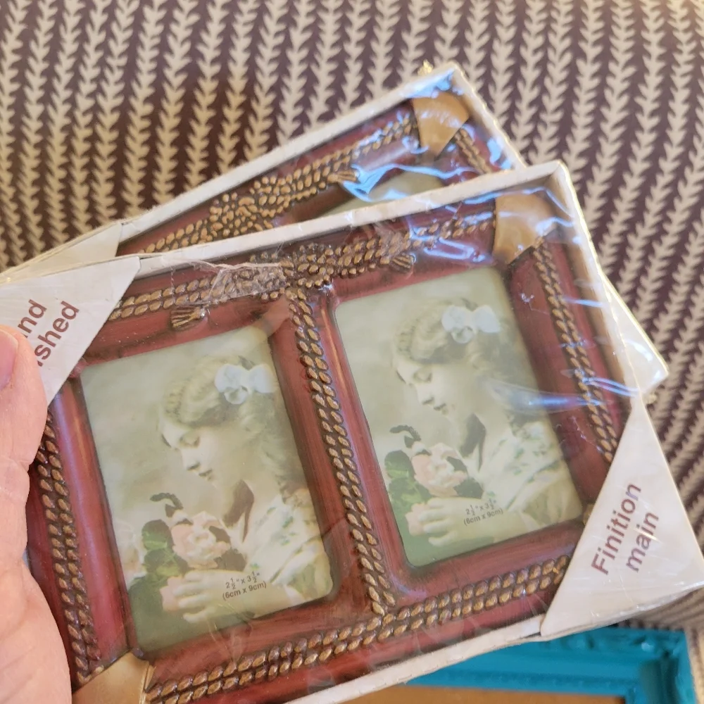 Victorian Look Picture Frames ~ NIB/NWT ~ 2 Packs  ~ 2.5